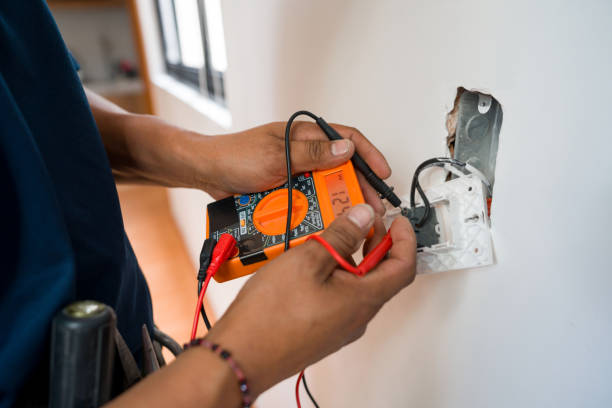 Best Affordable Emergency Electrician  in Castle Rock, WA